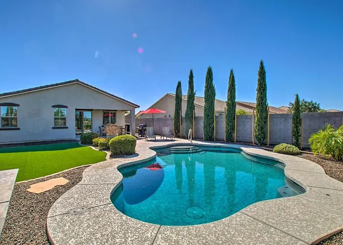 Pool & Covered Patio: Family Gem In San Tan Valley *