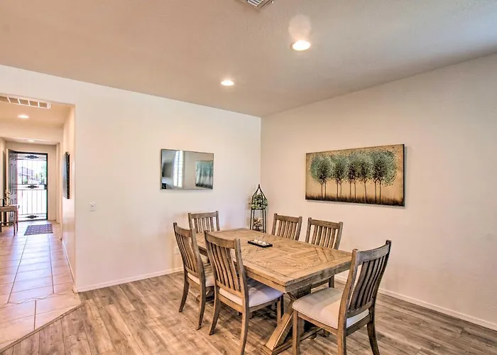 Pool & Covered Patio: Family Gem In San Tan Valley Holiday home Magma