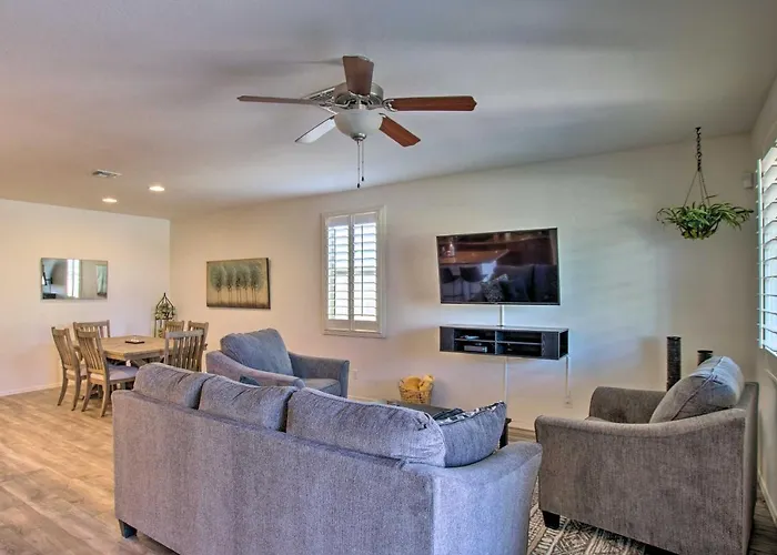 Pool & Covered Patio: Family Gem In San Tan Valley Magma