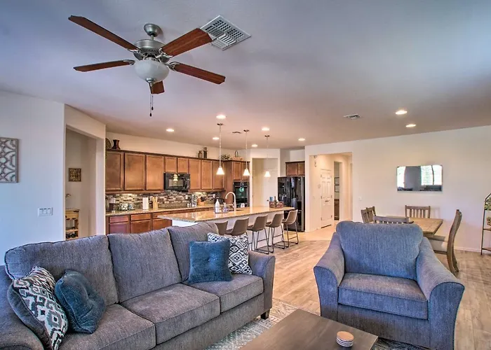 Holiday home Pool & Covered Patio: Family Gem In San Tan Valley *