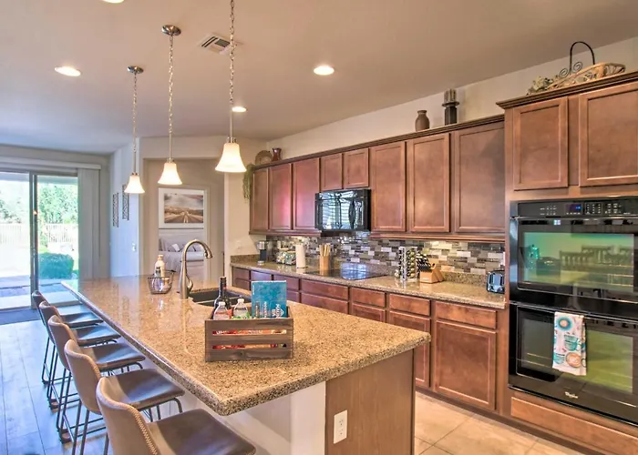 Pool & Covered Patio: Family Gem In San Tan Valley