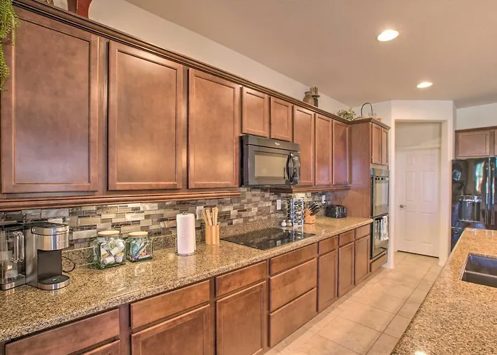 Pool & Covered Patio: Family Gem In San Tan Valley *