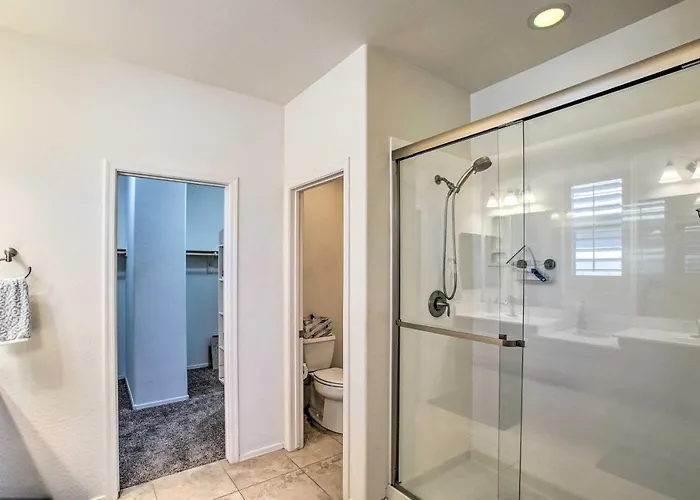 Pool & Covered Patio: Family Gem In San Tan Valley *