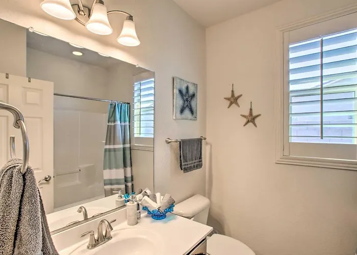 Pool & Covered Patio: Family Gem In San Tan Valley Magma